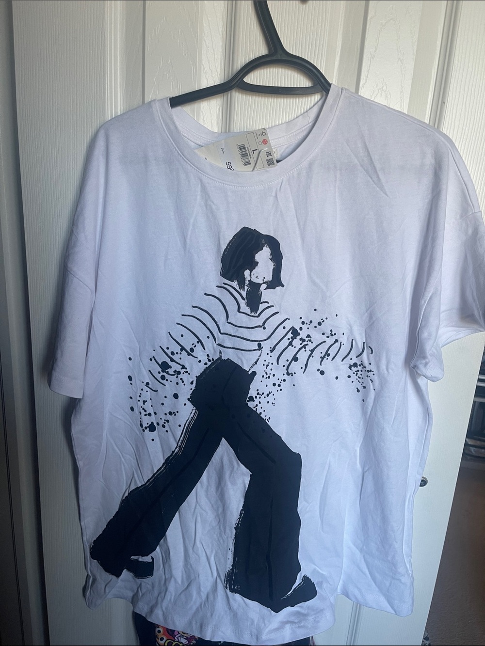 White t shirt with girl